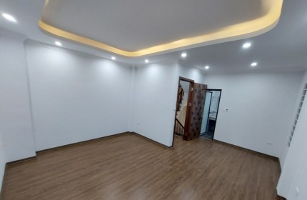 Bán nhà ngõ Nhà Giàu - Lê Duẩn 50m2 5 tầng ở luôn, oto đỗ cửa, chỉ 6 tỷ